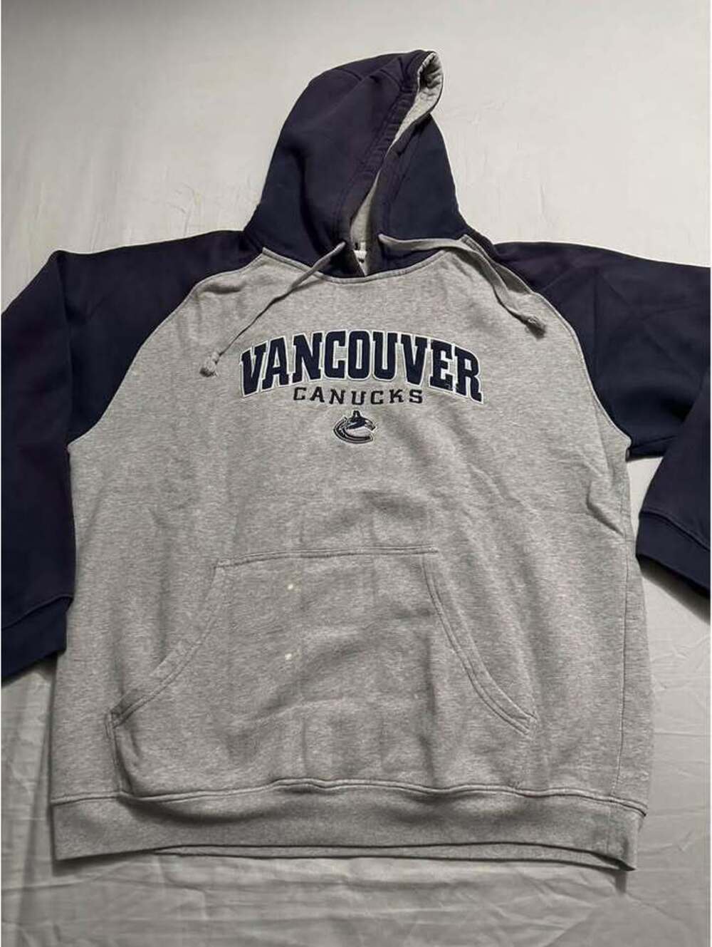 NHL Vancouver Canucks Hoodie Mens Size Large used Good $20